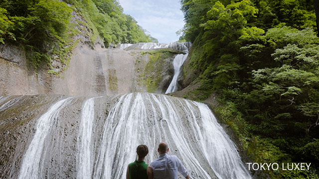 ( 5 ) Private viewing of Fukuroda Falls, one of Japan's three great waterfalls