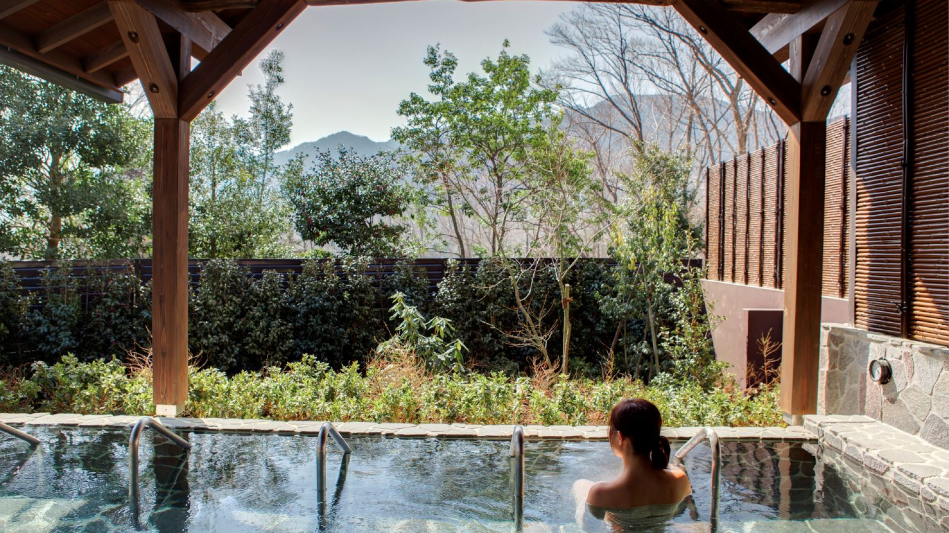 Lake Sagami Onsen (Hot Spring) Ururi