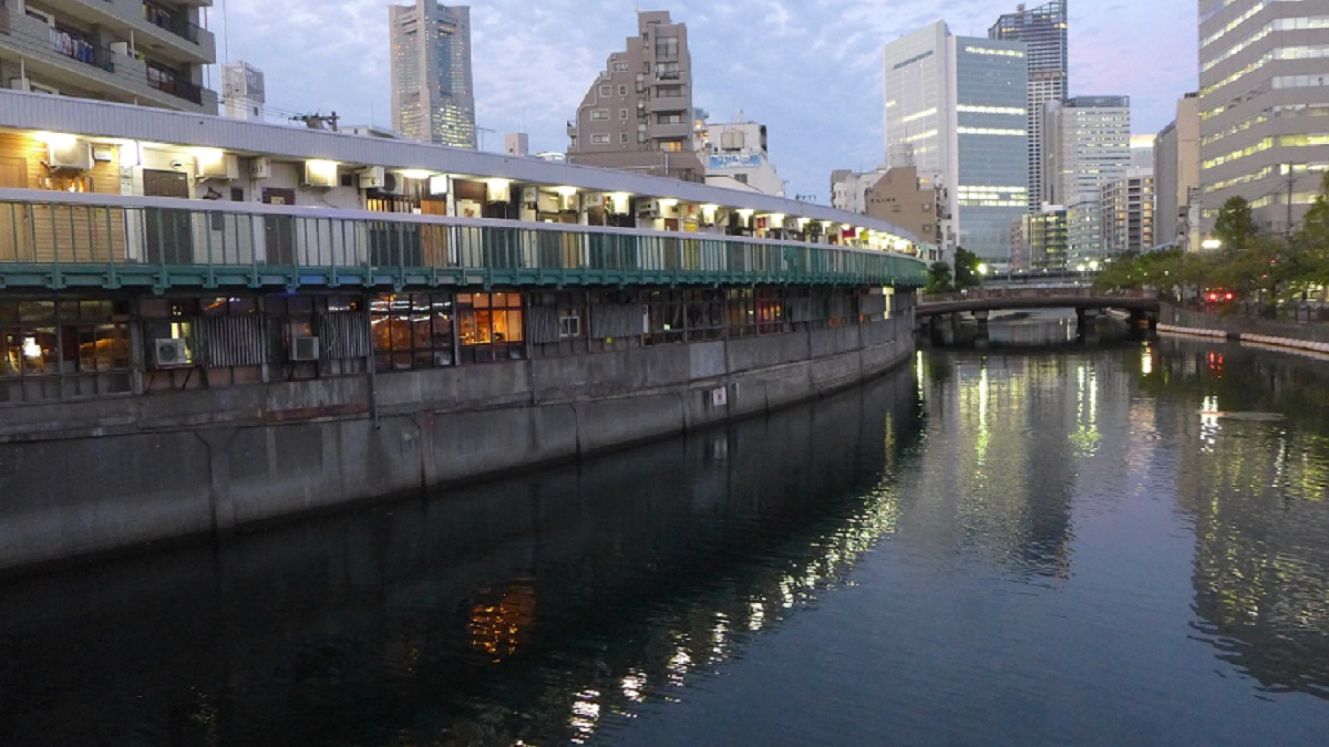 Noge Miyakobashi Shopping Street Building
