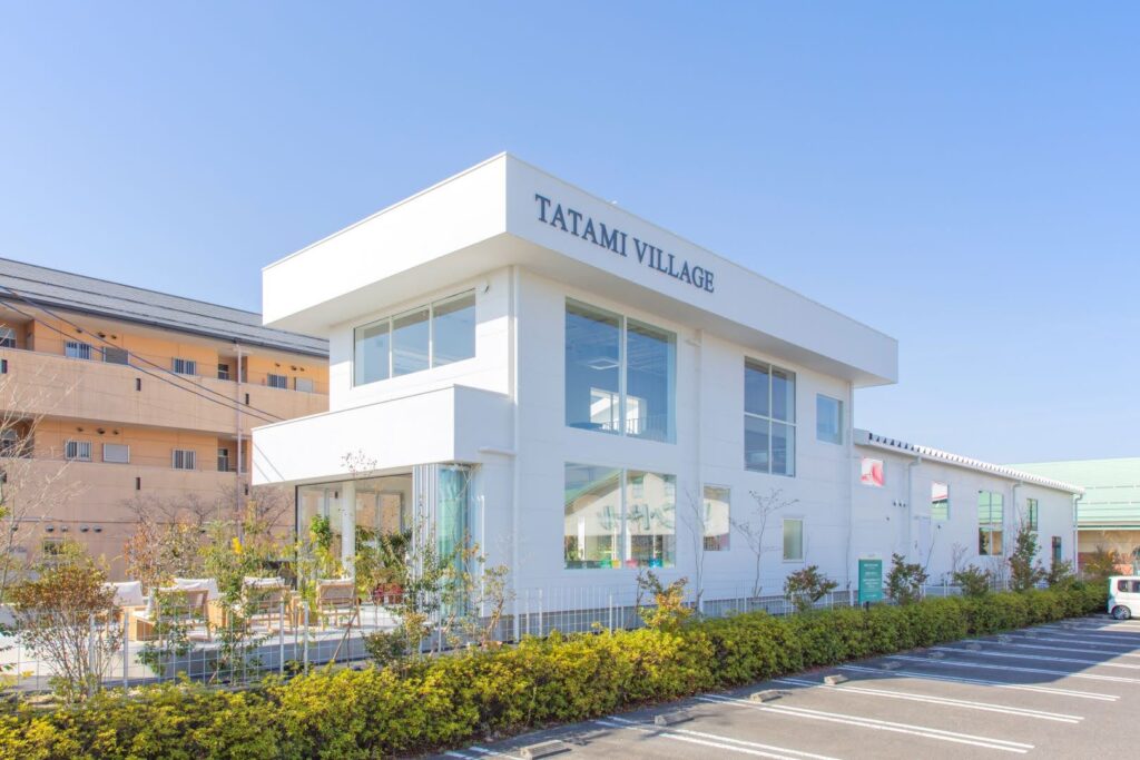 Access to Tatami Village