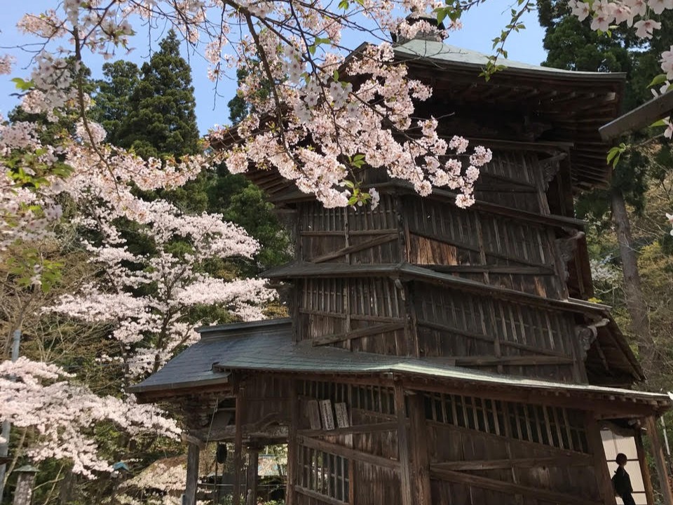 Access to Sazaedo Temple