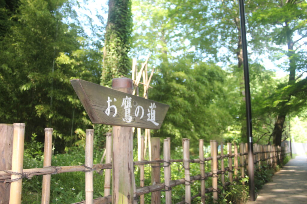 Enjoy a walk on a nostalgic strolling path where you can feel the atmosphere of old Musashino villages.