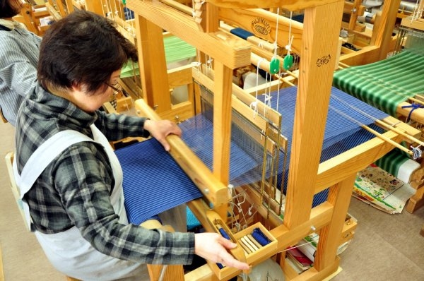 Weaving Mooka Momen Cotton Experience