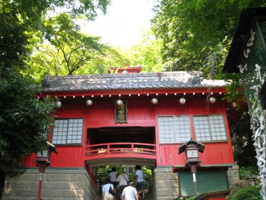 Isoyama Benzaiten Shrine, Izuruhara Benten Pond (Isoyama Park)