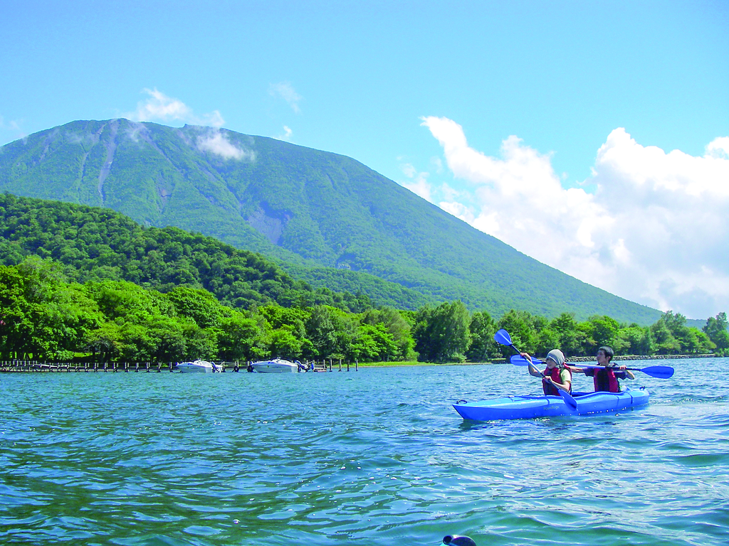 Lake Chuzenji Kayak Picnic