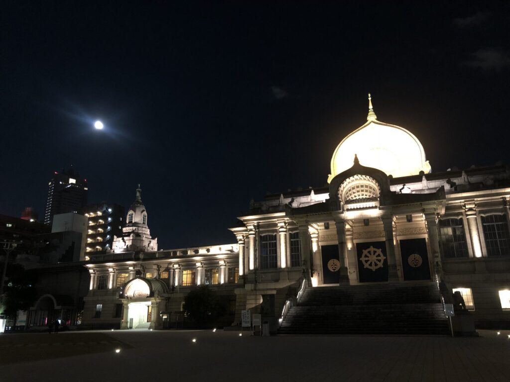 Access to Tsukiji Hongwanji