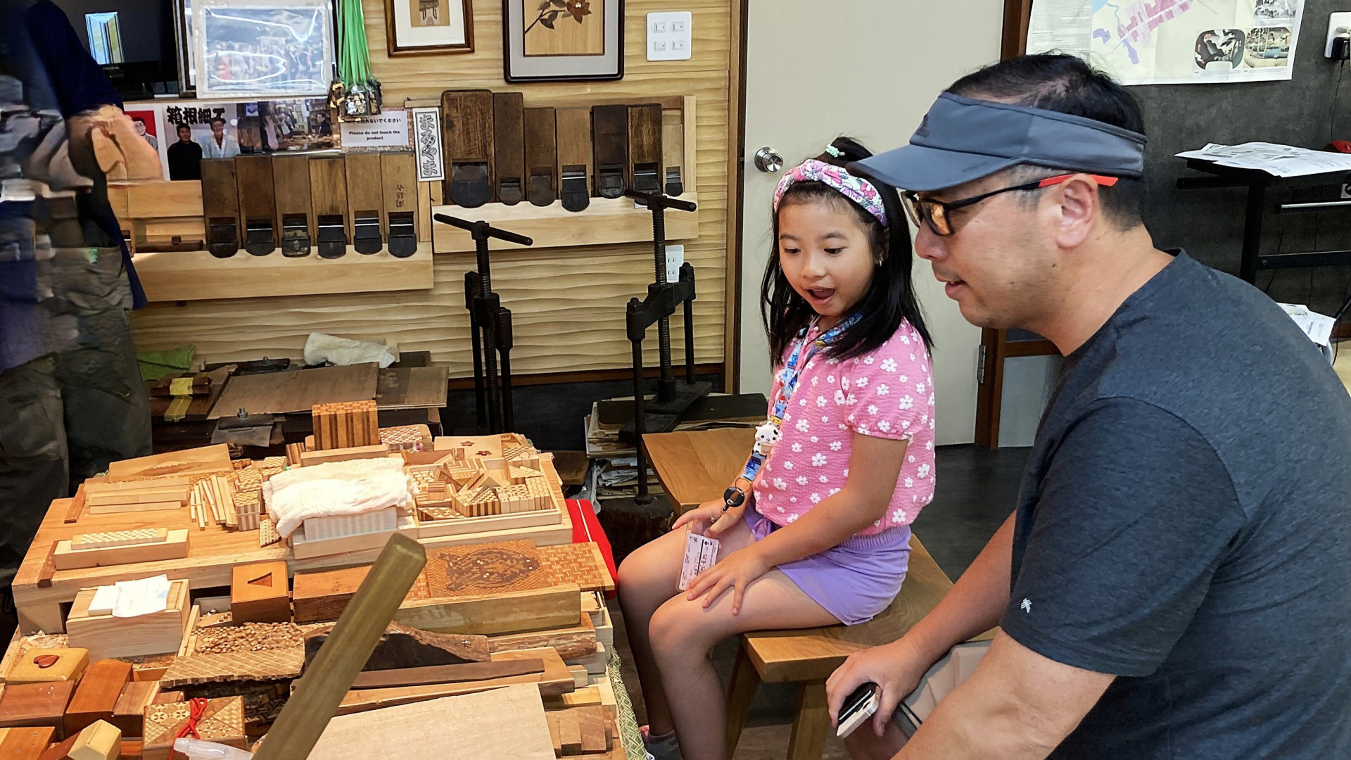 Hands-On Experiences in Hakone with a Volunteer Guide