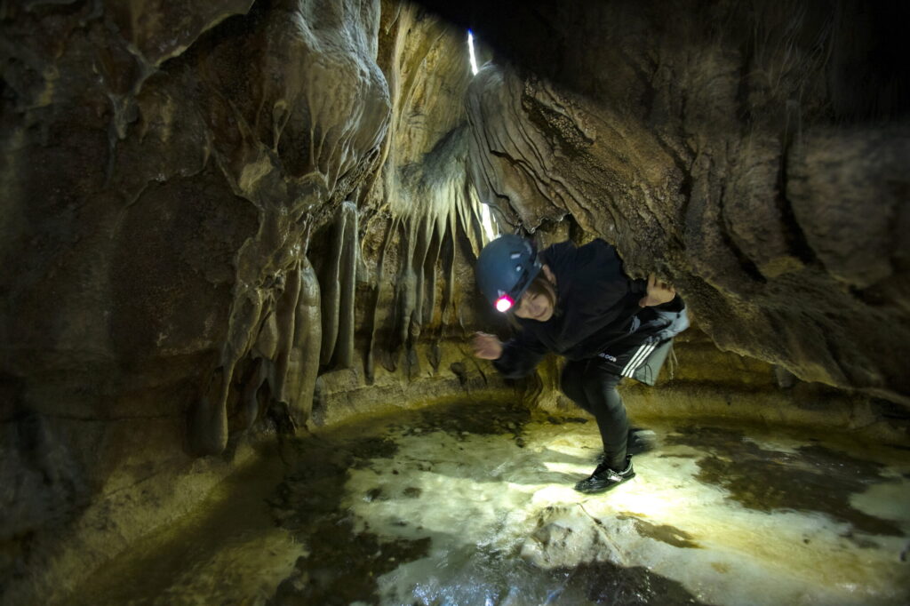 Access to Irimizu Limestone Cave