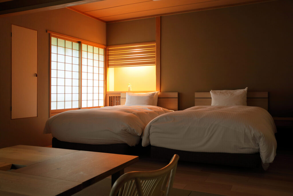 With each guest room featuring an ancient cypress bath, the natural hot springs of Satonoyu, along with the stunning views of Bandai-Asahi National Park, deliver an unforgettably peaceful onsen experience.