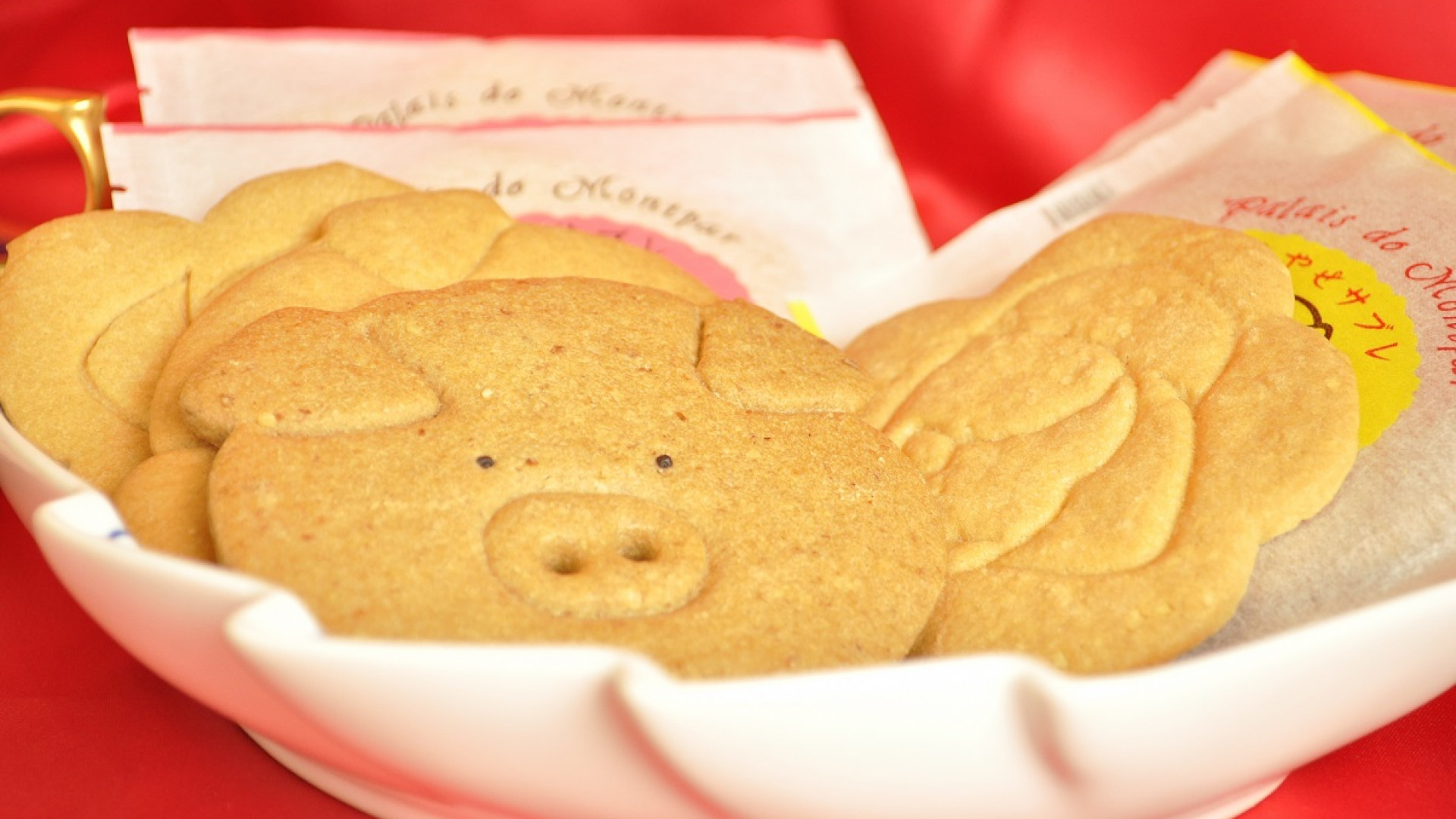 Palais do Montpar  (serving the famed Ayase Shortbread)