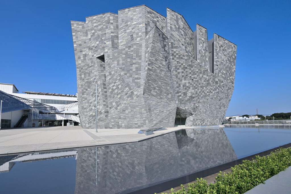 Come see the real meaning of “Cool Japan” at Kengo Kuma’s stunning new work in Saitama, and the surrounding Sakura Town complex.