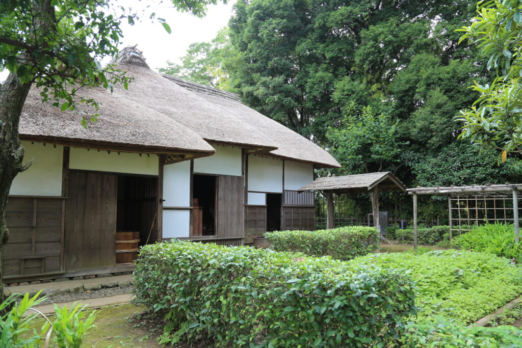 Imagine past lifestyles inside former samurai manors